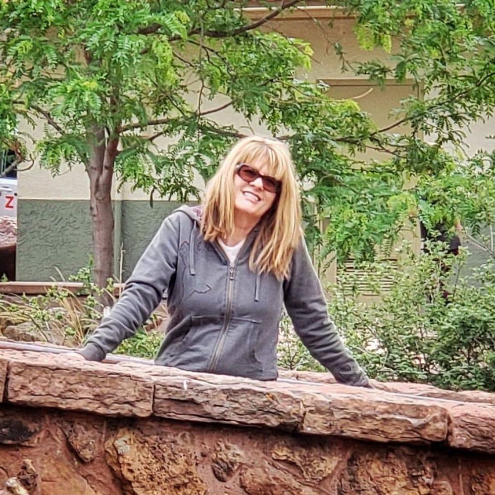 Meet your Posher, Suzanne